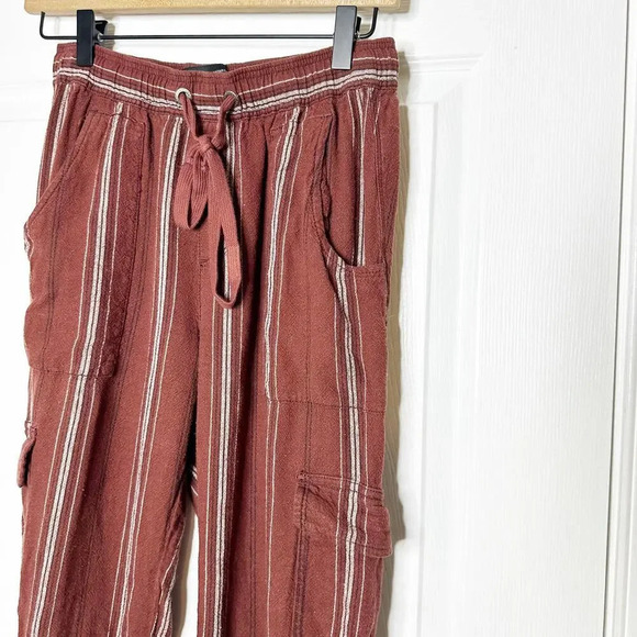 SANCTUARY ANTHROPOLOGIE XS Linen‎ Blend Burgundy Stripe Cropped Cargo Pant - Picture 4 of 6